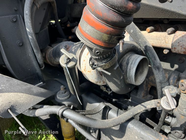 image for item LD9316 1995 International  9200 semi truck