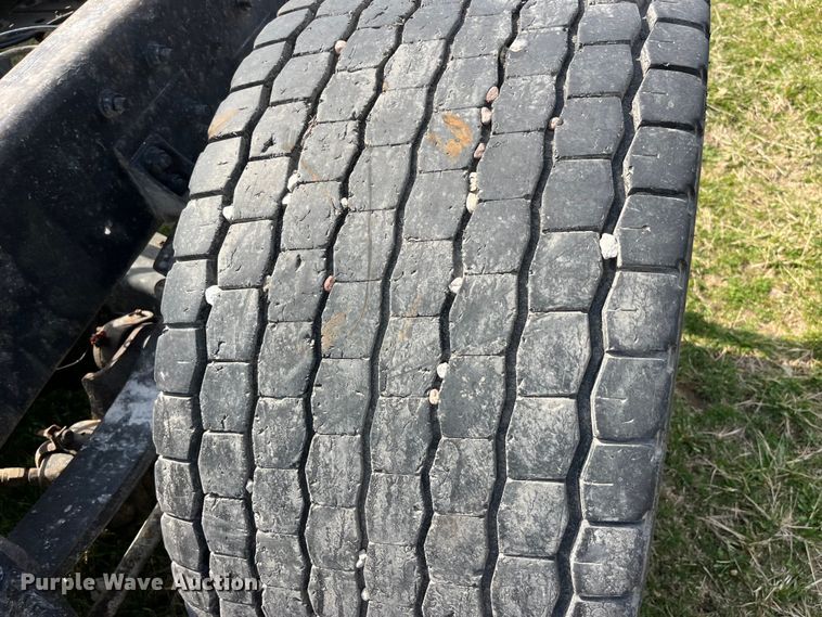 image for item LD9316 1995 International  9200 semi truck