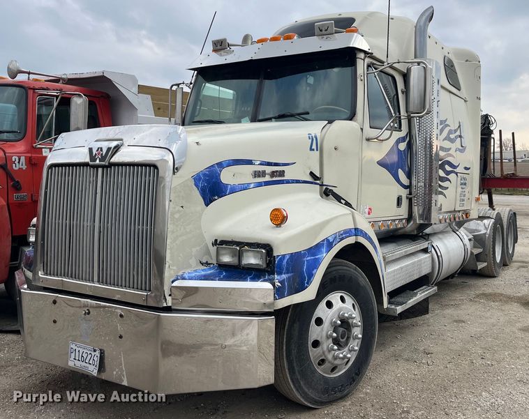 image for item LD9349 2005 Western Star 4900EX semi truck