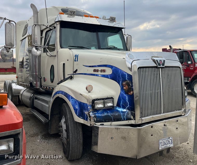 image for item LD9349 2005 Western Star 4900EX semi truck