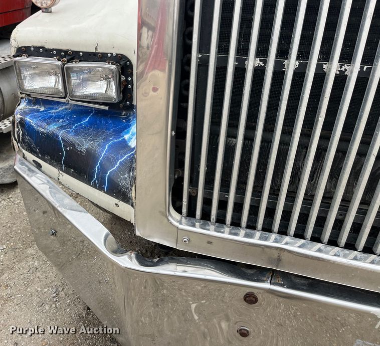 image for item LD9349 2005 Western Star 4900EX semi truck