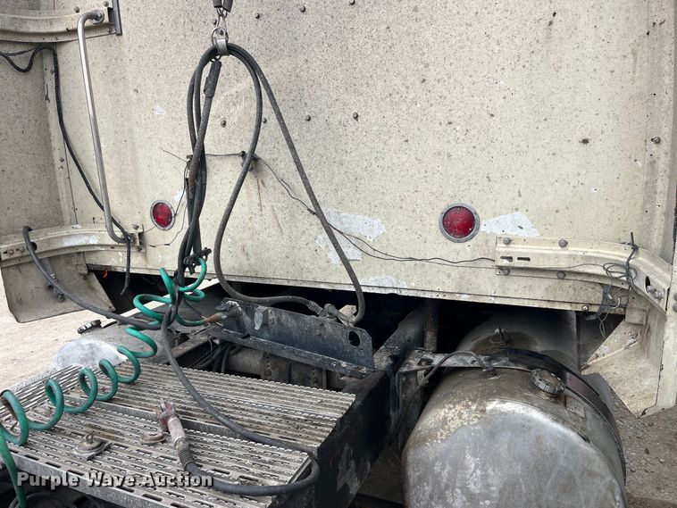 image for item LD9349 2005 Western Star 4900EX semi truck