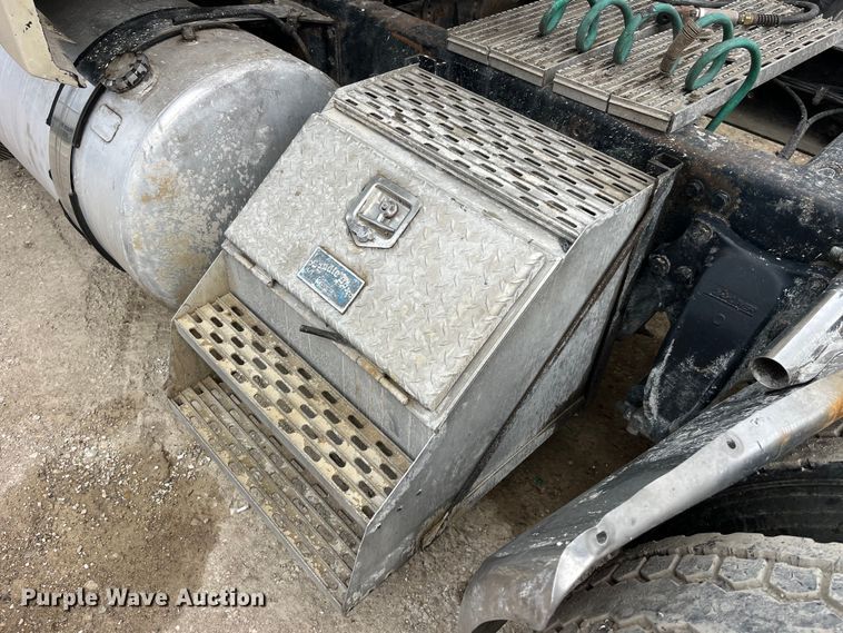 image for item LD9349 2005 Western Star 4900EX semi truck