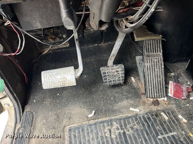 image for item LD9349 2005 Western Star 4900EX semi truck