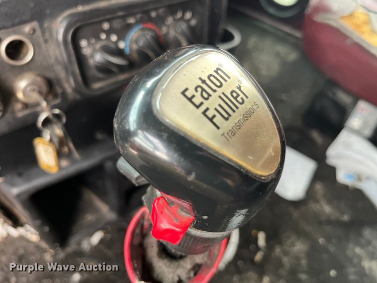 image for item LD9349 2005 Western Star 4900EX semi truck