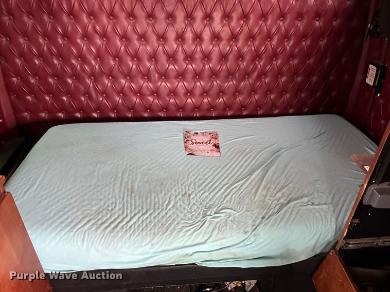 image for item LD9349 2005 Western Star 4900EX semi truck