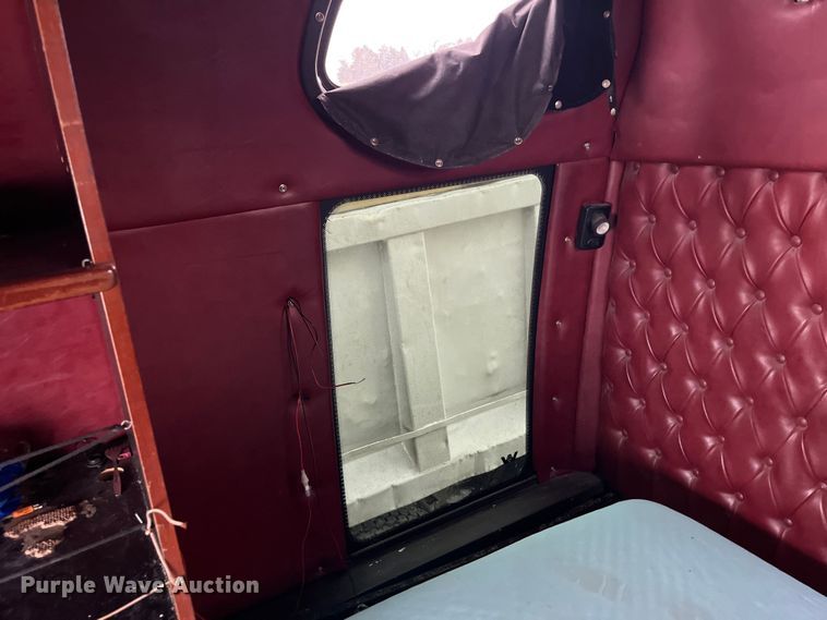 image for item LD9349 2005 Western Star 4900EX semi truck