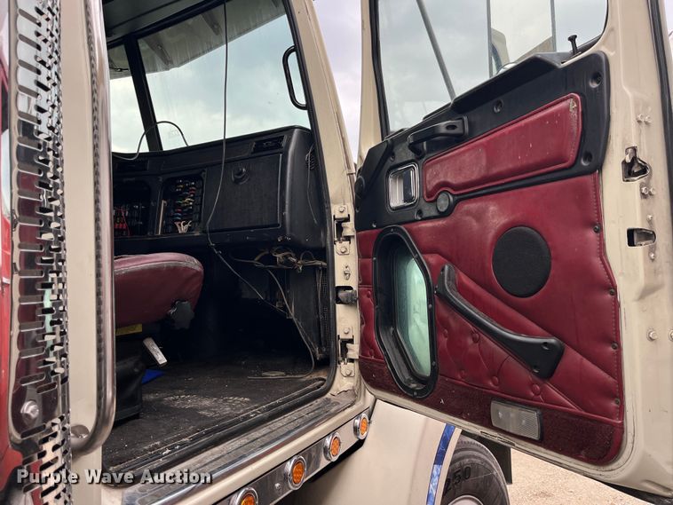 image for item LD9349 2005 Western Star 4900EX semi truck