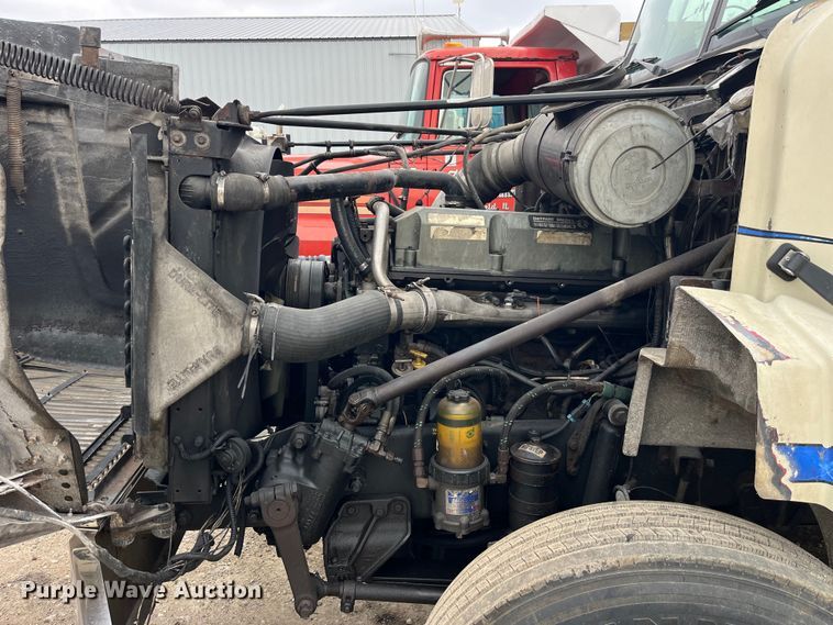 image for item LD9349 2005 Western Star 4900EX semi truck