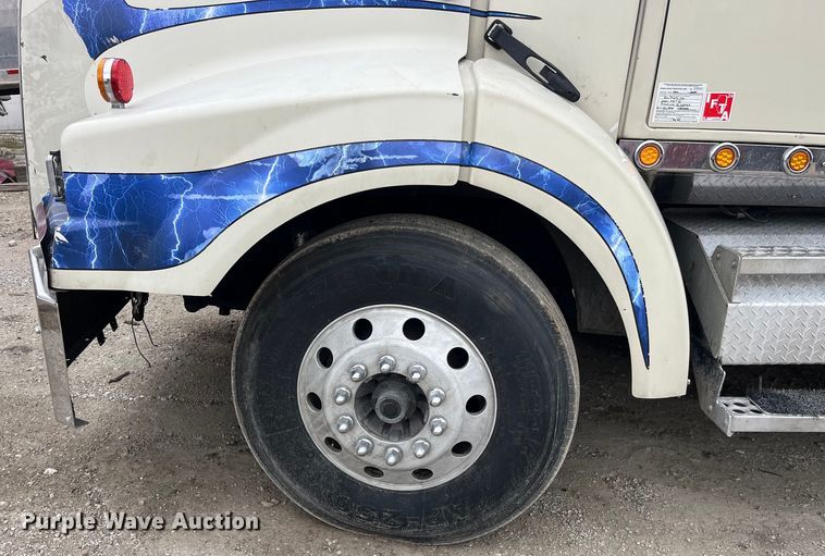 image for item LD9349 2005 Western Star 4900EX semi truck