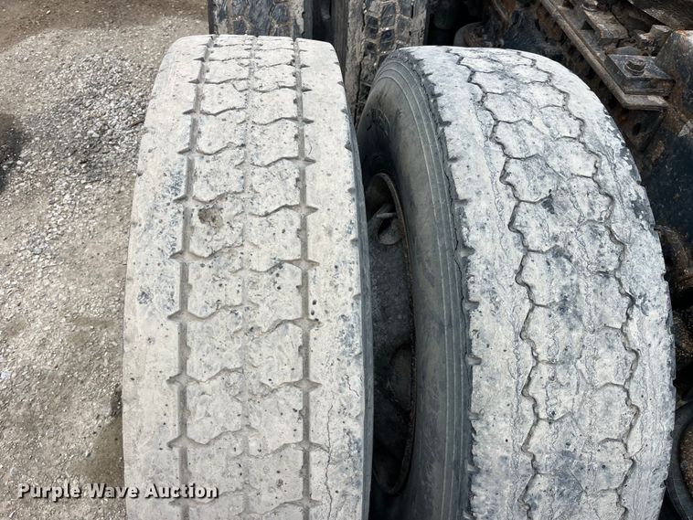 image for item LD9349 2005 Western Star 4900EX semi truck