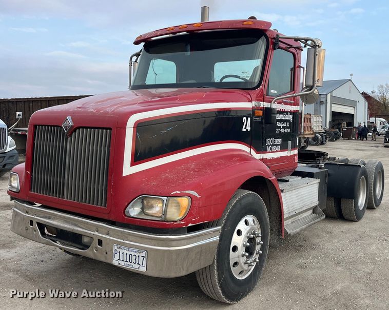 image for item LD9350 2003 International  9200i semi truck