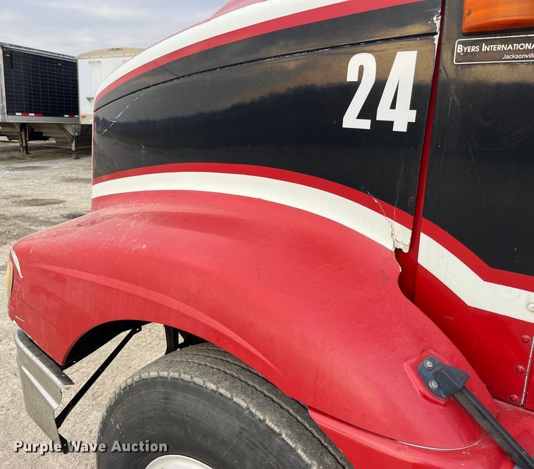 image for item LD9350 2003 International  9200i semi truck