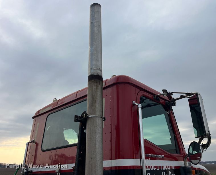 image for item LD9350 2003 International  9200i semi truck