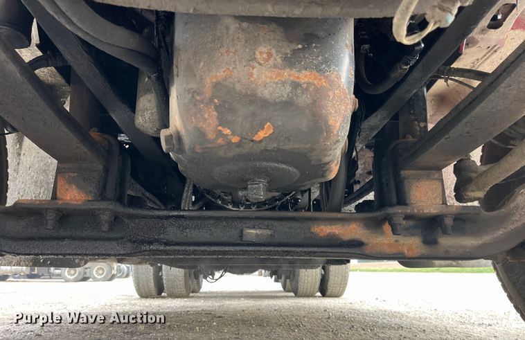 image for item LD9350 2003 International  9200i semi truck