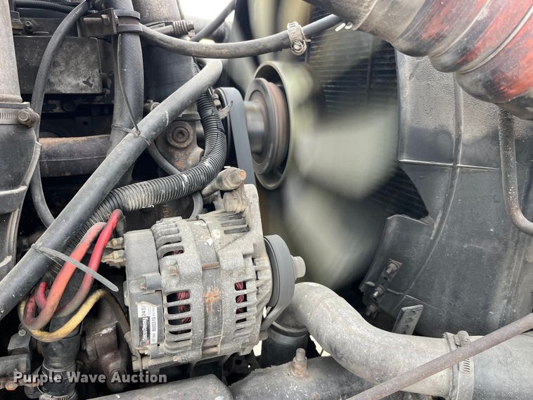 image for item LD9350 2003 International  9200i semi truck