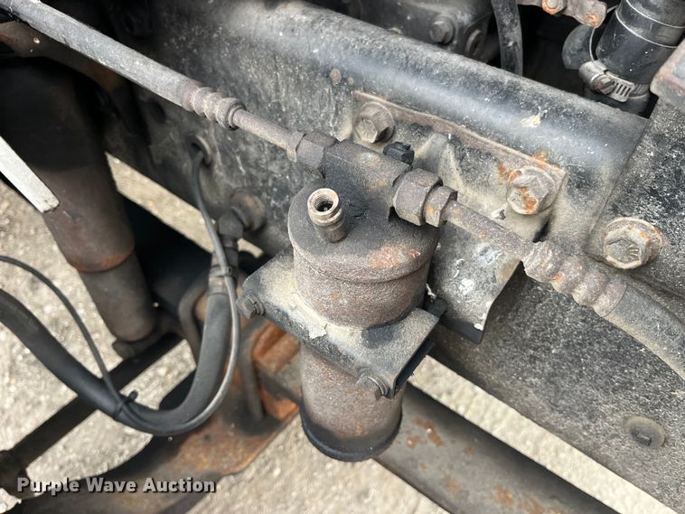 image for item LD9350 2003 International  9200i semi truck