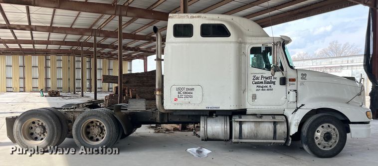 image for item LD9352 2006 International 9400i semi truck