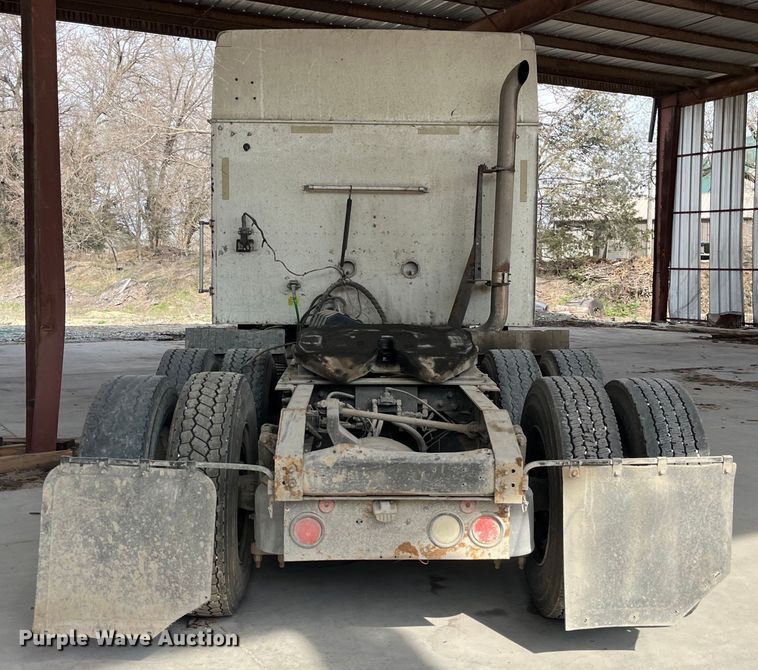 2006 International 9400i semi truck in Beardstown, IL Item LD9352 for