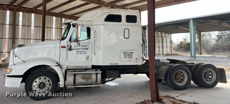 image for item LD9352 2006 International 9400i semi truck