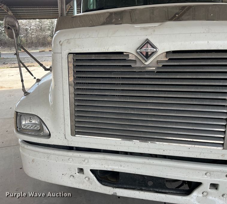 2006 International 9400i semi truck in Beardstown, IL Item LD9352 for
