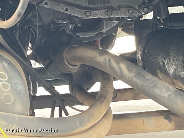 image for item LD9352 2006 International 9400i semi truck