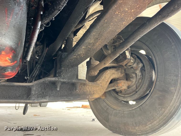 image for item LD9352 2006 International 9400i semi truck