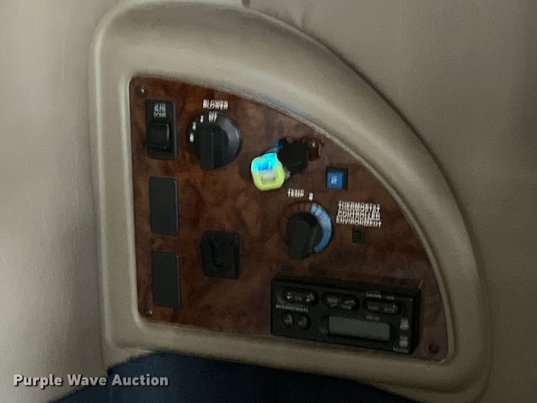 image for item LD9352 2006 International 9400i semi truck