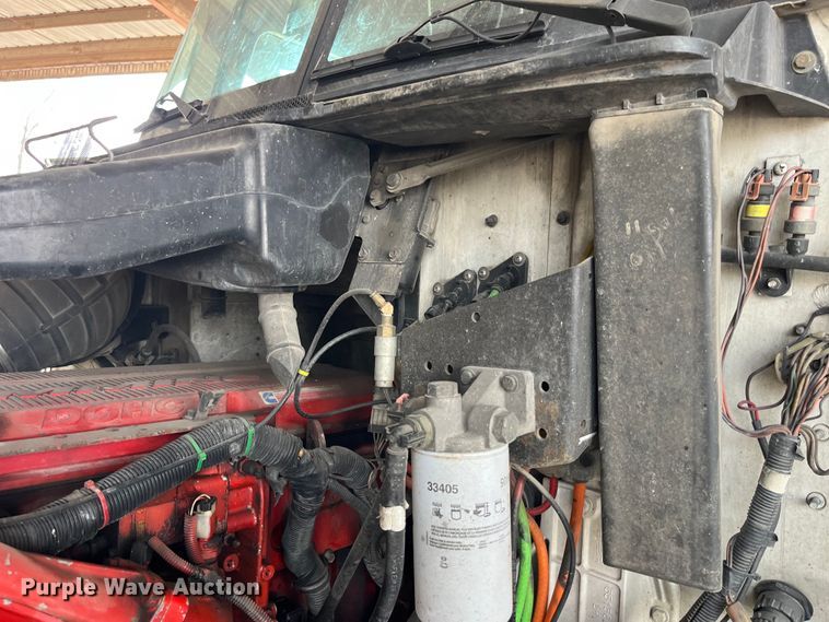 image for item LD9352 2006 International 9400i semi truck