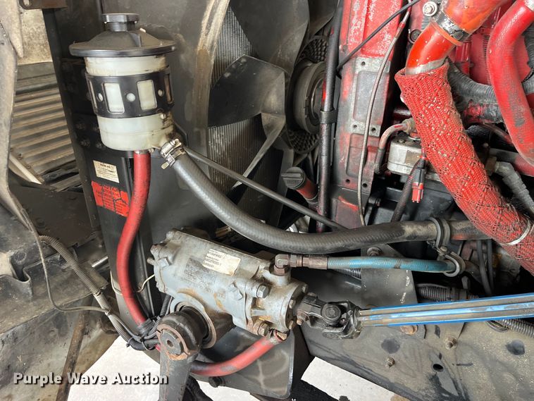 image for item LD9352 2006 International 9400i semi truck