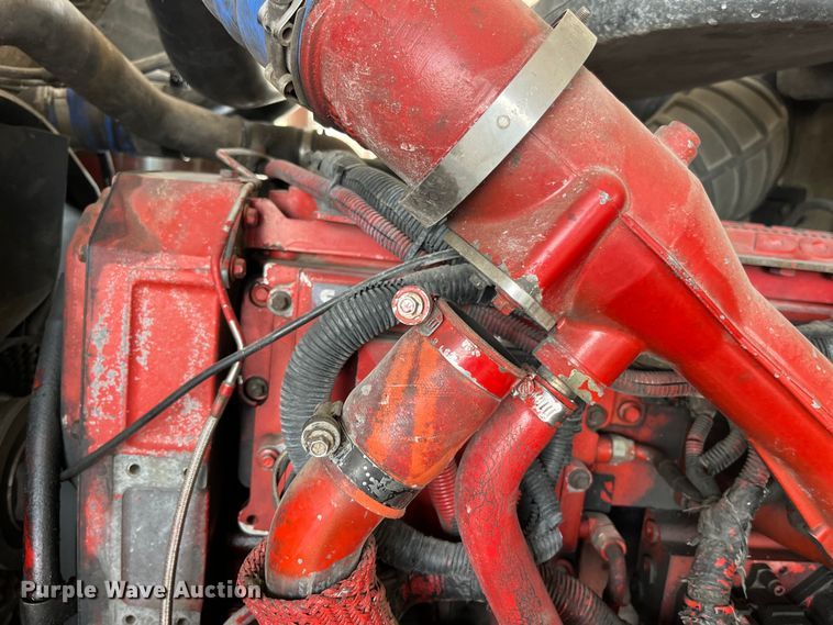 image for item LD9352 2006 International 9400i semi truck