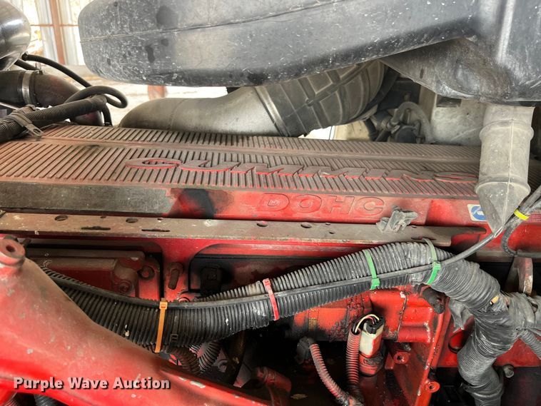 image for item LD9352 2006 International 9400i semi truck