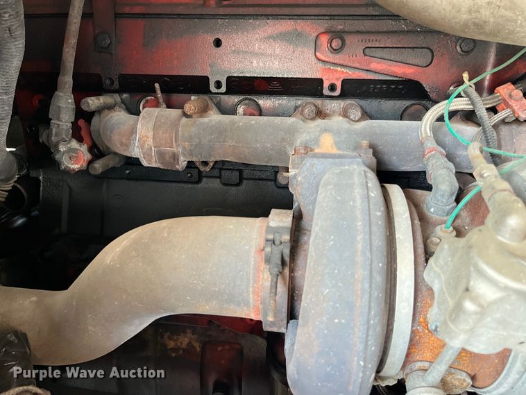 image for item LD9352 2006 International 9400i semi truck