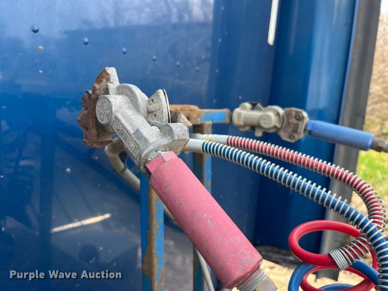 image for item LD9360 2006 Kenworth T600 semi truck