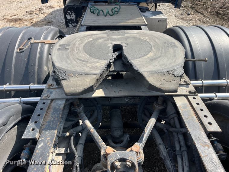 image for item LD9360 2006 Kenworth T600 semi truck