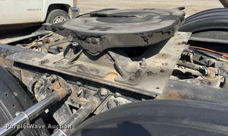 image for item LD9360 2006 Kenworth T600 semi truck