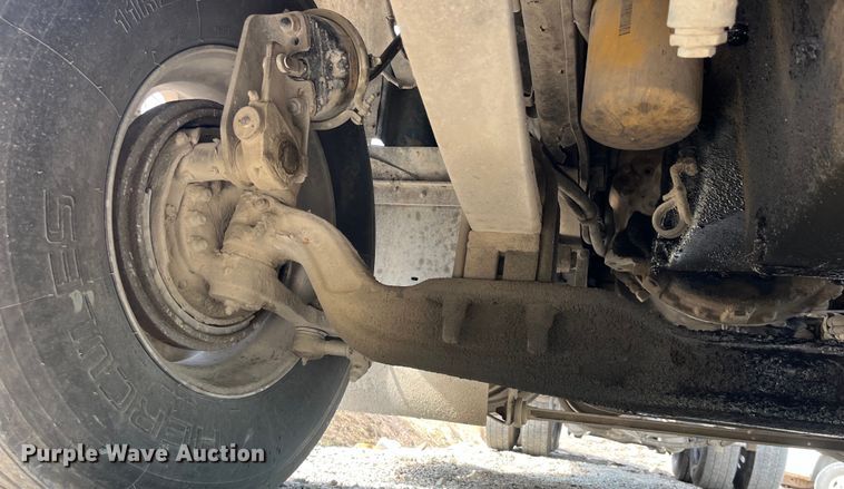 image for item LD9360 2006 Kenworth T600 semi truck