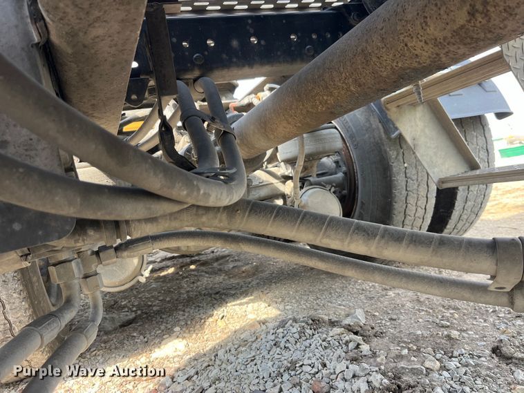 image for item LD9360 2006 Kenworth T600 semi truck