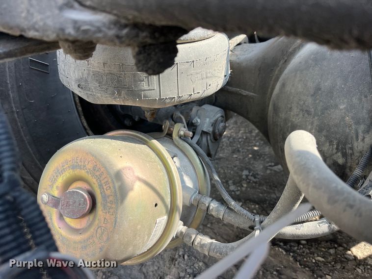 image for item LD9360 2006 Kenworth T600 semi truck