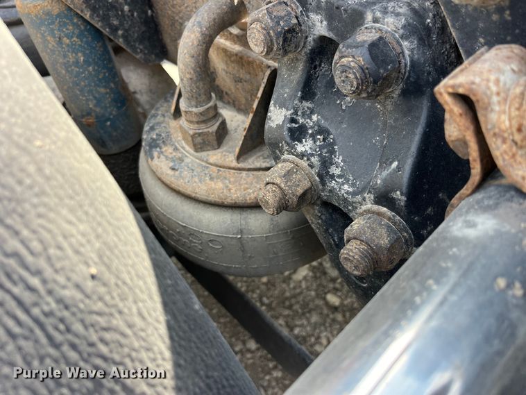 image for item LD9360 2006 Kenworth T600 semi truck