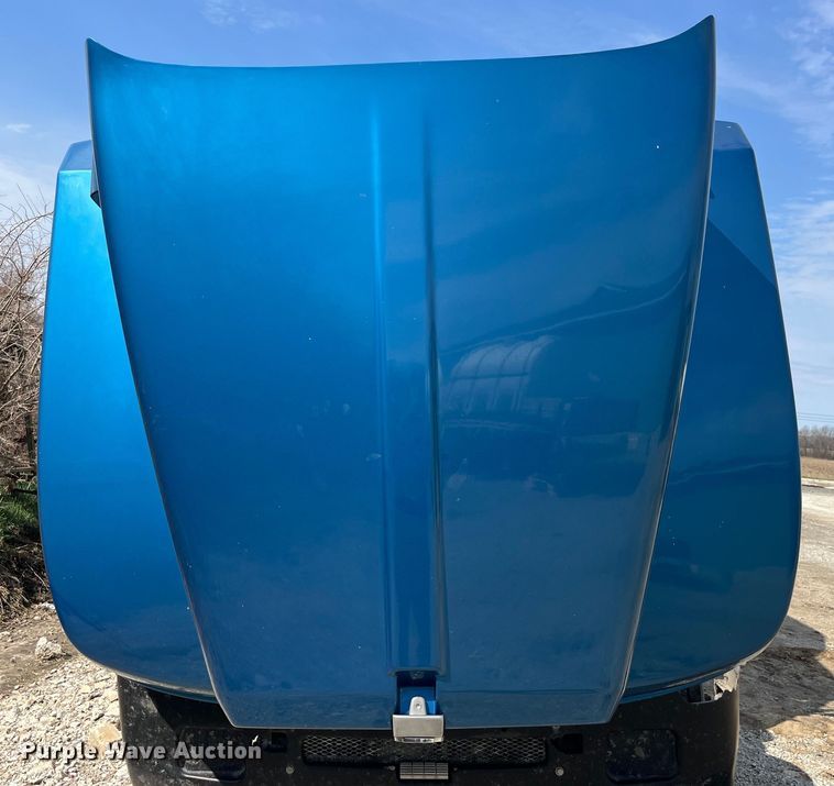 image for item LD9360 2006 Kenworth T600 semi truck