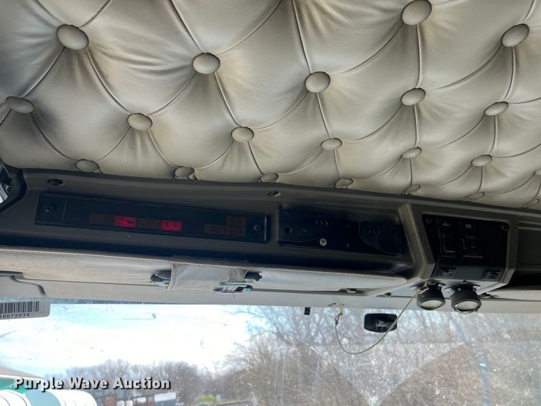 image for item LD9360 2006 Kenworth T600 semi truck