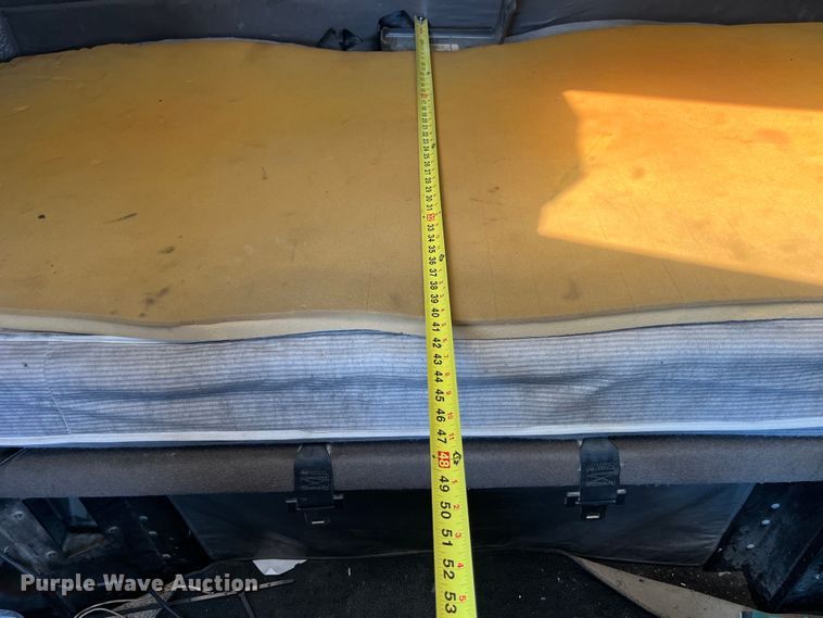 image for item LD9360 2006 Kenworth T600 semi truck