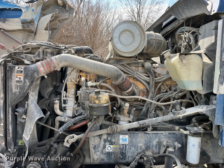 image for item LD9360 2006 Kenworth T600 semi truck