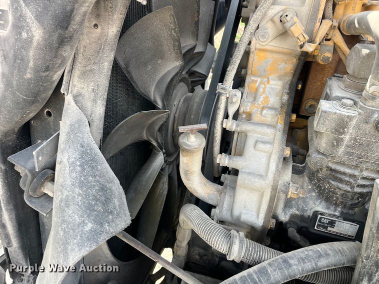 image for item LD9360 2006 Kenworth T600 semi truck