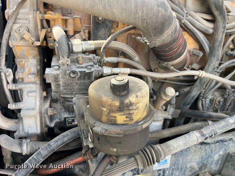 image for item LD9360 2006 Kenworth T600 semi truck