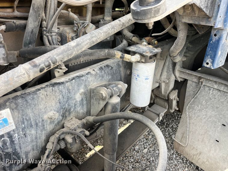 image for item LD9360 2006 Kenworth T600 semi truck