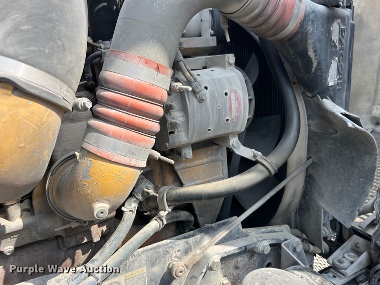 image for item LD9360 2006 Kenworth T600 semi truck