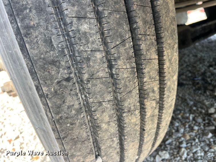 image for item LD9360 2006 Kenworth T600 semi truck