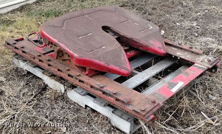 image for item LN9966 Fontaine No-Slack II fifth wheel plate